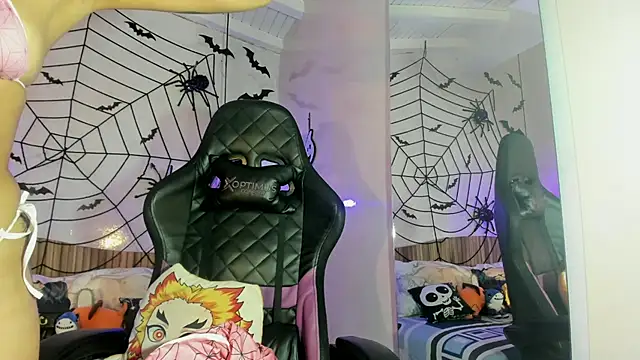 Snapshot of IamNayuta chatting on October 2025 07:41:01 PM IamNayuta online show from October 2025 07:41:01 PM