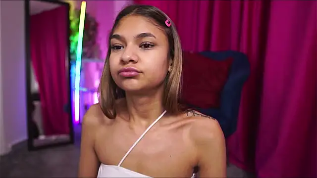 Snapshot of AshaYuva chatting on January 2025 09:04:02 PM AshaYuva online show from January 2025 09:04:02 PM