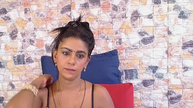 Snapshot of EroticSexyStripper chatting on February 2025 06:14:02 AM EroticSexyStripper online show from February 2025 06:14:02 AM