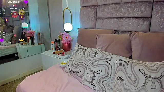 amina west online show from October 2025 12:44:02 AM