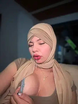 lalilamassu1 online show from February 2026 11:05:02 AM