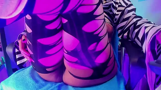 Snapshot of kuromi69 chatting on December 2025 04:18:02 AM kuromi69 online show from December 2025 04:18:02 AM