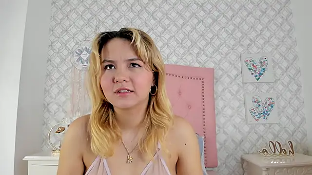 Snapshot of Sara__Williams chatting on February 2025 03:39:02 AM Sara Williams online show from February 2025 03:39:02 AM