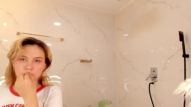 Snapshot of Sara__Williams chatting on March 2025 03:50:01 AM Sara Williams online show from March 2025 03:50:01 AM