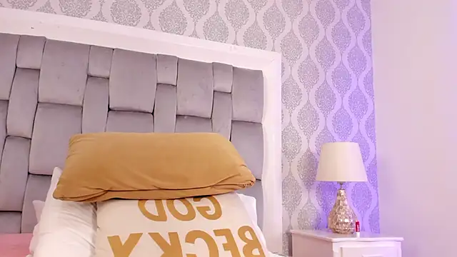 Snapshot of Sara__Williams chatting on March 2025 04:06:02 AM Sara Williams online show from March 2025 04:06:02 AM