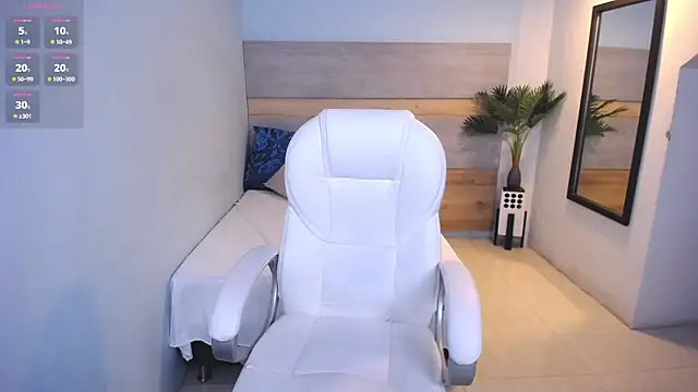 Snapshot of Violetta_rainbow chatting on December 2024 08:39:02 AM Violetta rainbow online show from December 2024 08:39:02 AM