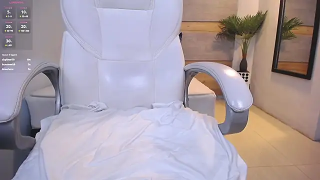 Snapshot of Violetta_rainbow chatting on March 2025 10:07:02 AM Violetta rainbow online show from March 2025 10:07:02 AM