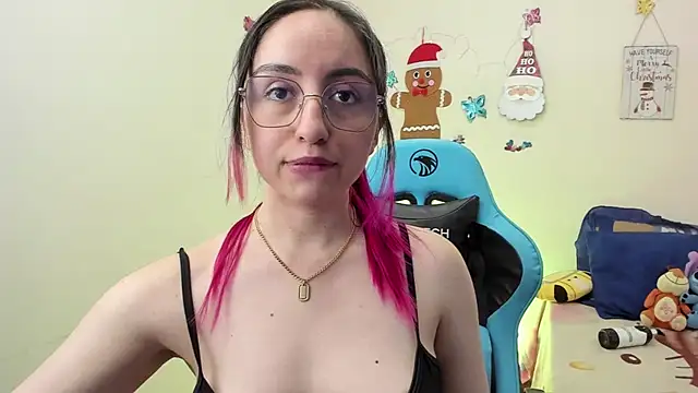 Snapshot of Julieta_cott chatting on December 2024 02:19:02 AM Julieta cott online show from December 2024 02:19:02 AM