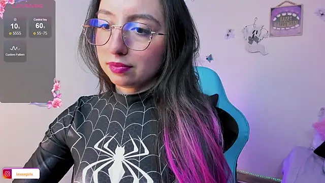 Snapshot of Julieta_cott chatting on October 2025 01:03:02 AM Julieta cott online show from October 2025 01:03:02 AM