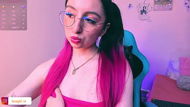 Snapshot of Julieta_cott chatting on October 2025 03:29:02 AM Julieta cott online show from October 2025 03:29:02 AM