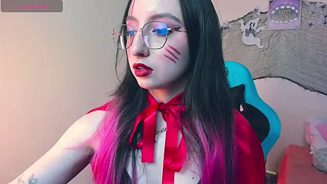 Snapshot of Julieta_cott chatting on November 2025 01:29:01 AM Julieta cott online show from November 2025 01:29:01 AM