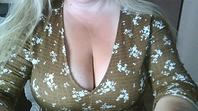 yourmarisexy online show from July 2026 10:39:01 AM