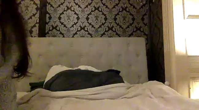 Snapshot of LucyLuxee19 chatting on December 2024 01:30:01 AM LucyLuxee19 online show from December 2024 01:30:01 AM