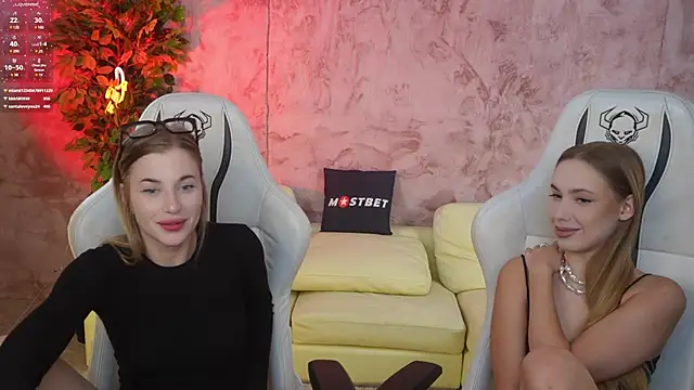 Snapshot of Linda054 chatting on December 2024 04:58:01 PM Linda054 online show from December 2024 04:58:01 PM