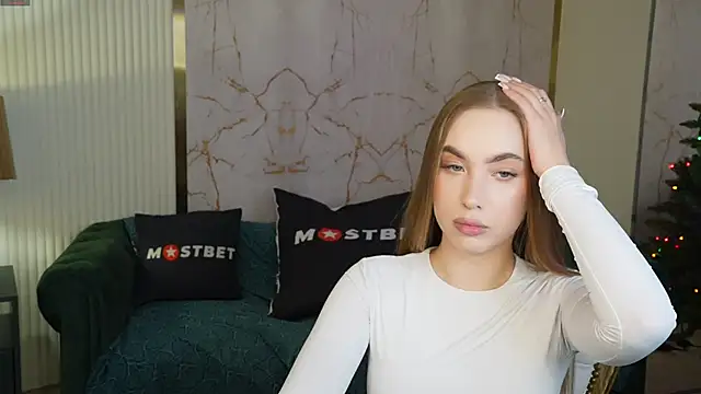 Snapshot of Linda054 chatting on December 2024 03:42:01 PM Linda054 online show from December 2024 03:42:01 PM