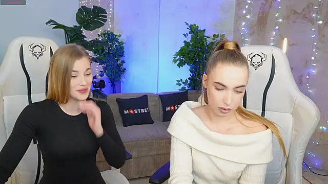 Snapshot of Linda054 chatting on December 2024 11:39:01 AM Linda054 online show from December 2024 11:39:01 AM