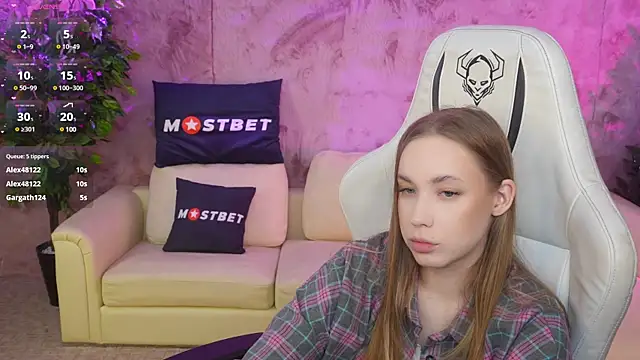 Snapshot of Linda054 chatting on January 2025 11:55:01 PM Linda054 online show from January 2025 11:55:01 PM