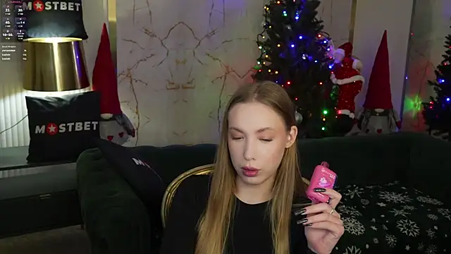 Snapshot of Linda054 chatting on January 2025 03:57:01 PM Linda054 online show from January 2025 03:57:01 PM