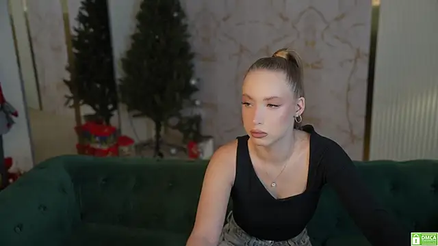 Snapshot of Linda054 chatting on January 2025 03:41:01 PM Linda054 online show from January 2025 03:41:01 PM