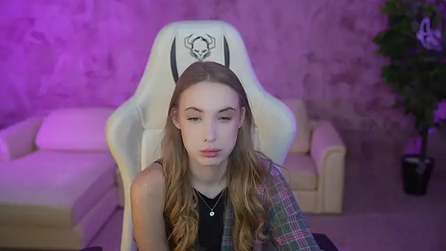 Snapshot of Linda054 chatting on February 2025 08:00:02 AM Linda054 online show from February 2025 08:00:02 AM