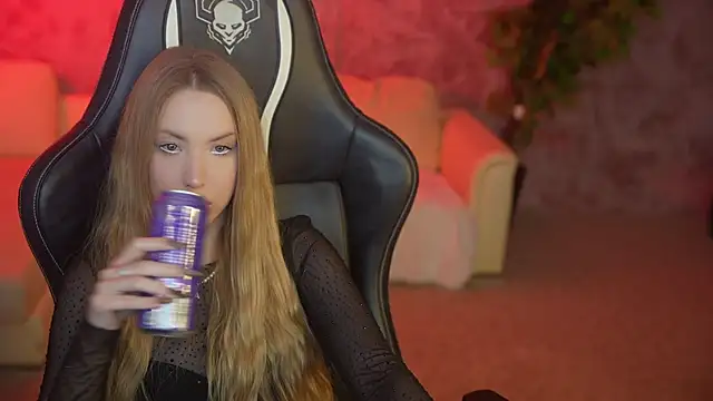 Snapshot of Linda054 chatting on September 2025 12:02:02 AM Linda054 online show from September 2025 12:02:02 AM