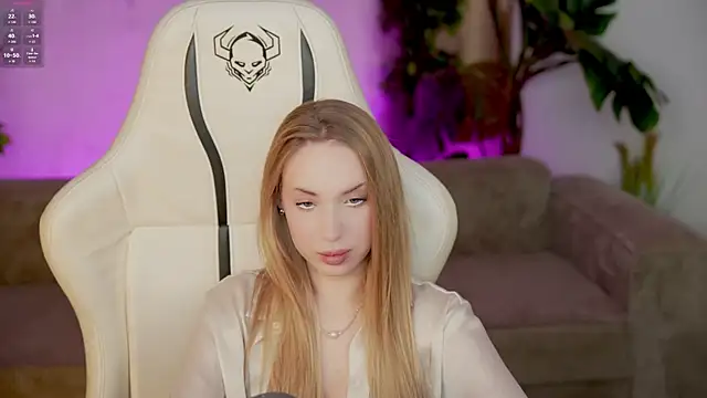 Snapshot of Linda054 chatting on October 2025 11:00:01 AM Linda054 online show from October 2025 11:00:01 AM