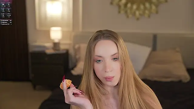 Snapshot of Linda054 chatting on October 2025 04:13:01 AM Linda054 online show from October 2025 04:13:01 AM