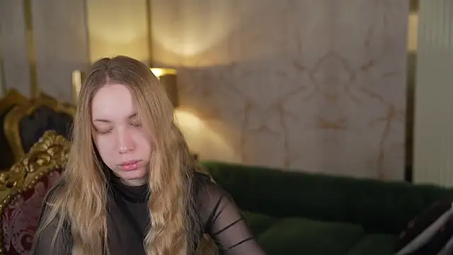 Snapshot of Linda054 chatting on November 2025 01:04:02 AM Linda054 online show from November 2025 01:04:02 AM