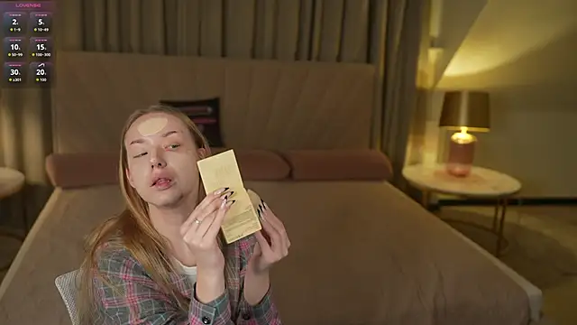 Snapshot of Linda054 chatting on November 2025 01:28:01 AM Linda054 online show from November 2025 01:28:01 AM