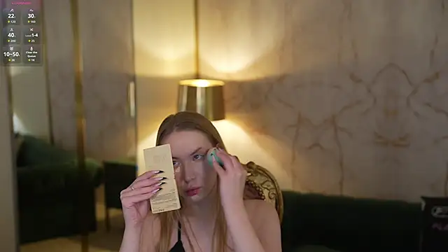 Snapshot of Linda054 chatting on November 2025 01:38:01 AM Linda054 online show from November 2025 01:38:01 AM