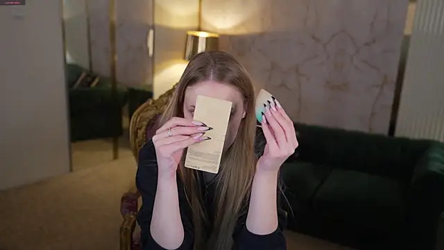 Snapshot of Linda054 chatting on November 2025 01:30:01 AM Linda054 online show from November 2025 01:30:01 AM