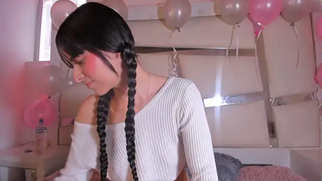 Snapshot of chrystal_js chatting on October 2025 01:55:01 PM chrystal js online show from October 2025 01:55:01 PM