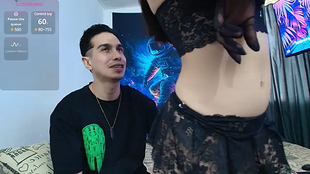 Snapshot of HotCouple_697 chatting on January 2025 06:35:01 PM HotCouple 697 online show from January 2025 06:35:01 PM