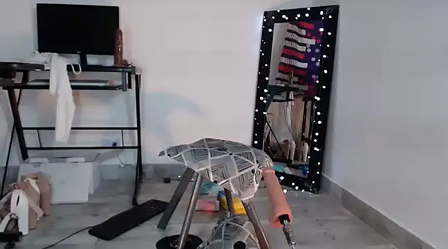 Amelie hills02 online show from February 2025 12:38:02 PM