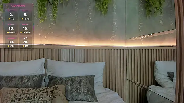 Lana Lann online show from December 2025 01:15:01 PM