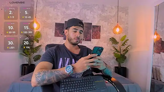 Snapshot of Nate_franco chatting on December 2025 04:43:01 AM Nate franco online show from December 2025 04:43:01 AM