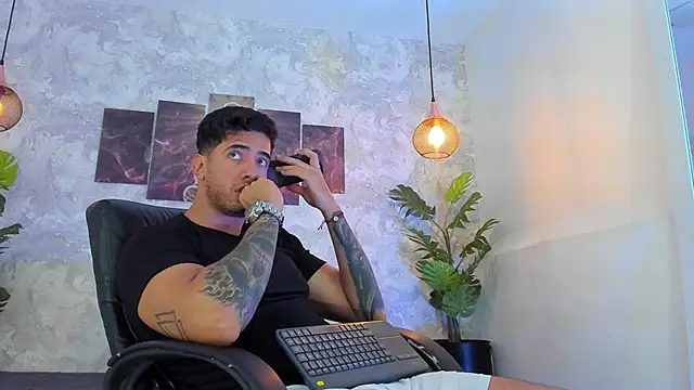 Snapshot of Nate_franco chatting on February 2026 03:44:02 AM Nate franco online show from February 2026 03:44:02 AM