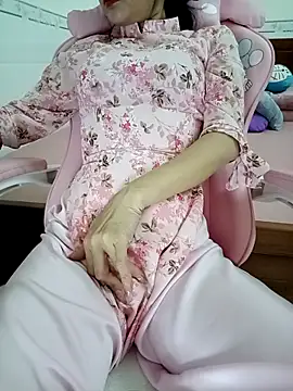    Erin    online show from October 2025 03:31:01 PM