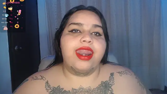 Snapshot of VeronikCuhubby chatting on December 2024 12:05:01 PM VeronikCuhubby online show from December 2024 12:05:01 PM