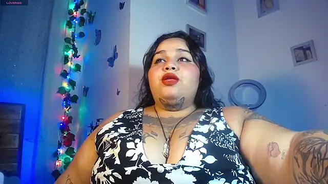 Snapshot of VeronikCuhubby chatting on March 2025 07:49:02 PM VeronikCuhubby online show from March 2025 07:49:02 PM