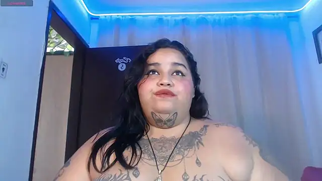 Snapshot of VeronikCuhubby chatting on March 2025 03:20:02 PM VeronikCuhubby online show from March 2025 03:20:02 PM