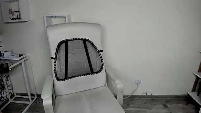 Snapshot of teaseDiana chatting on December 2024 09:55:02 AM teaseDiana online show from December 2024 09:55:02 AM