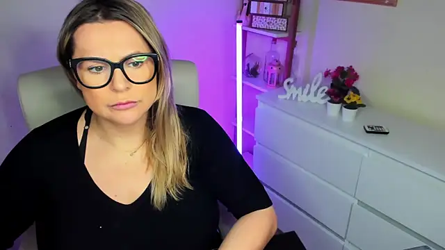 Snapshot of teaseDiana chatting on February 2025 01:58:01 PM teaseDiana online show from February 2025 01:58:01 PM