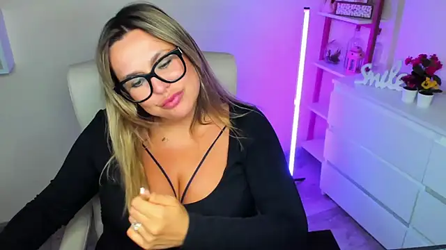 Snapshot of teaseDiana chatting on March 2025 09:59:02 AM teaseDiana online show from March 2025 09:59:02 AM