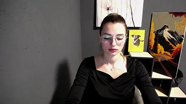 lady olivia  online show from June 2026 12:20:01 PM