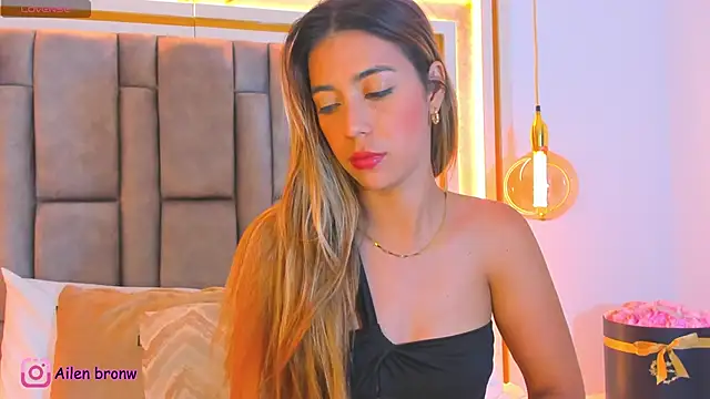 Snapshot of elianabrown chatting on November 2025 10:52:02 PM elianabrown online show from November 2025 10:52:02 PM