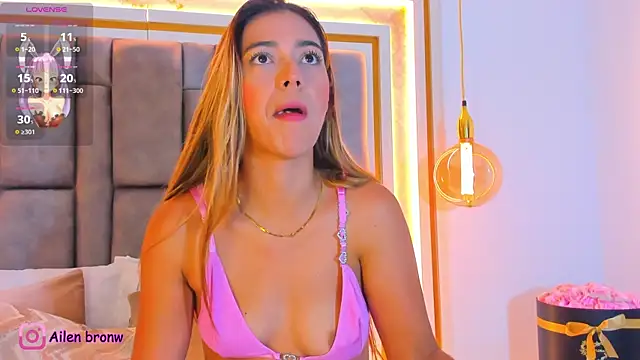 Snapshot of elianabrown chatting on November 2025 11:37:01 PM elianabrown online show from November 2025 11:37:01 PM