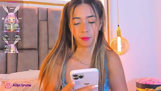 Snapshot of elianabrown chatting on December 2025 09:20:01 PM elianabrown online show from December 2025 09:20:01 PM