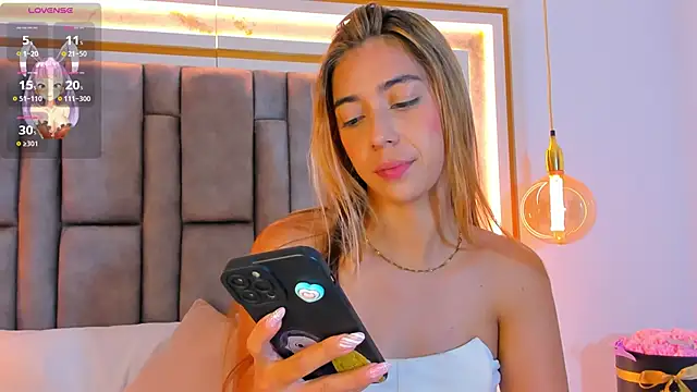 Snapshot of elianabrown chatting on January 2026 12:26:01 AM elianabrown online show from January 2026 12:26:01 AM