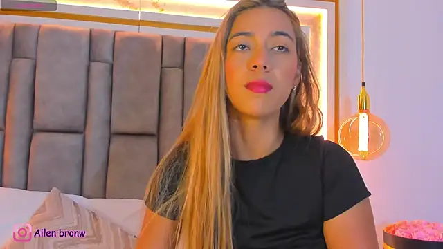 Snapshot of elianabrown chatting on March 2026 01:00:02 AM elianabrown online show from March 2026 01:00:02 AM